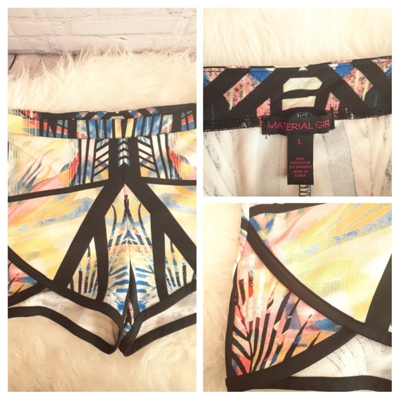 MATERIAL GIRL HIGH-WAISTED GEOMETRIC PRINT ROUND HEM WOMEN'S SMALL/ JR LARGE - Picture 2 of 10